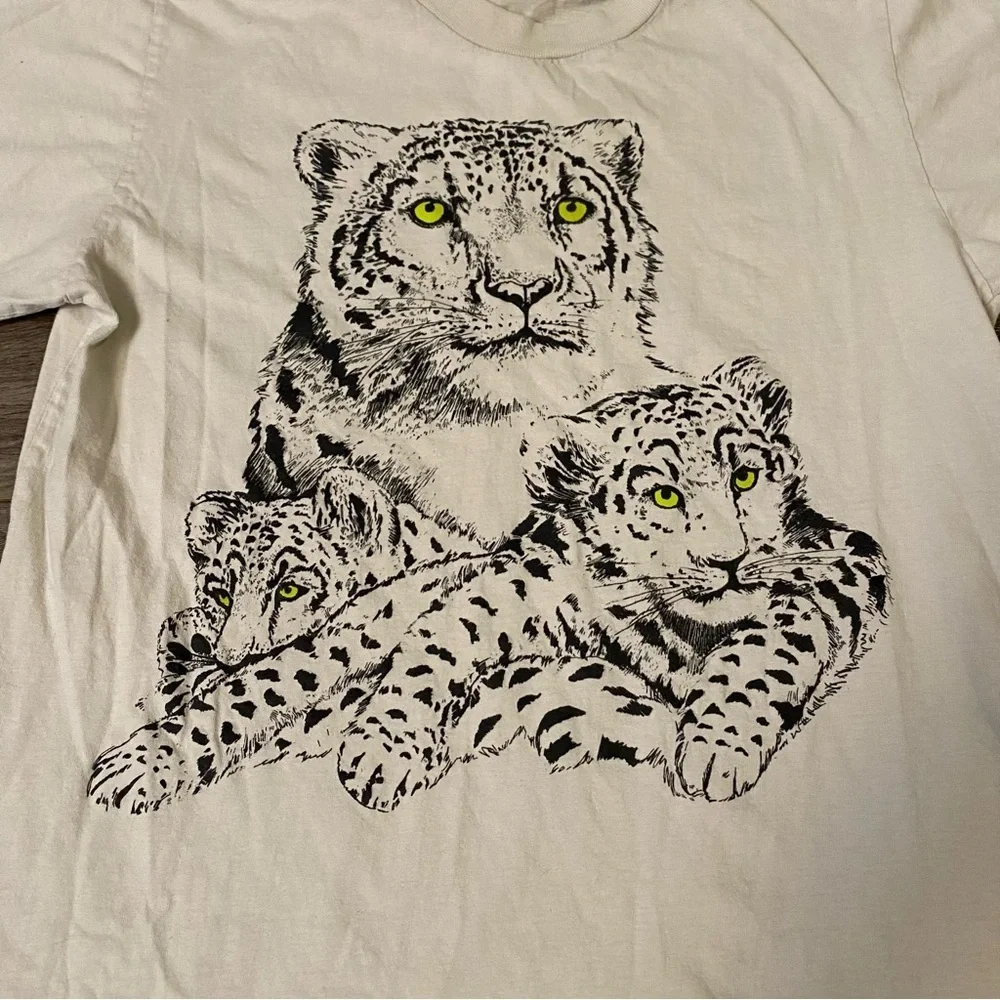 Vintage T-shirt dress / nightie snow leopard cat family 100 % Cotton Hong Kong - Picture 2 of 7